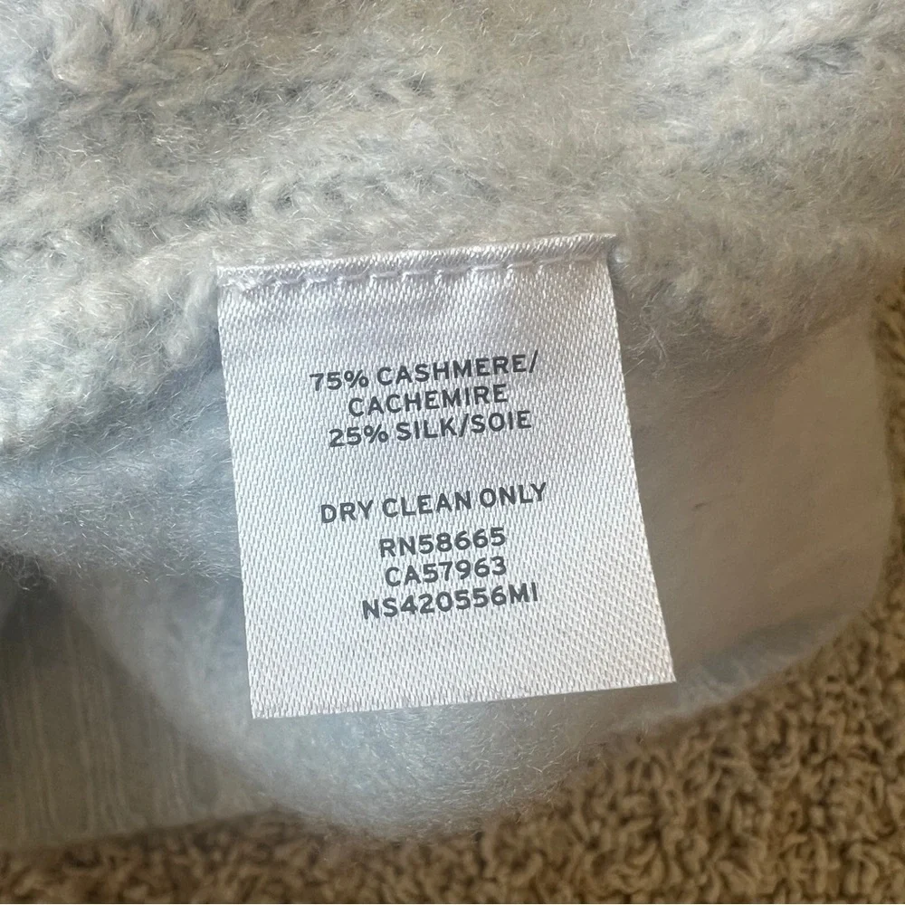 Nordstrom Signature Cashmere and Silk Sweater Size Medium Light Blue N7